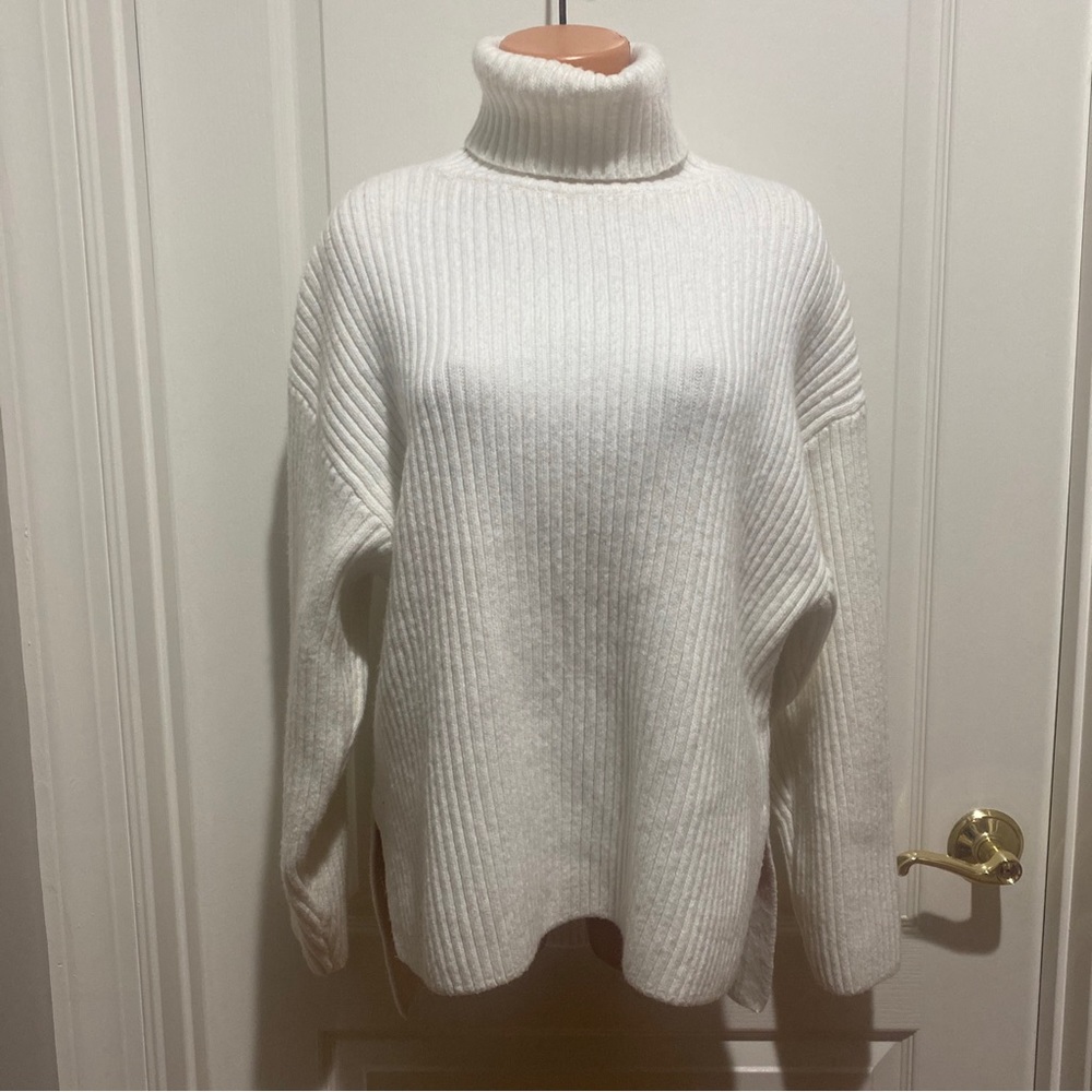 H&M Oversized Turtleneck Tunic Sweater Ivory Size XS Extra Small Wool EUC $60